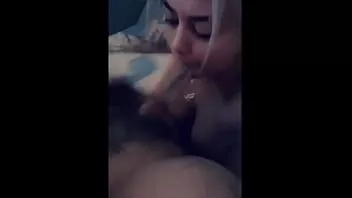 Играть Проснулся мой сосед по комнате с головой. добавь меня в твиттер @thickwithit93