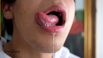 播放 美味的舌头与吸吮公鸡的乐趣