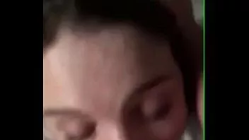Reproducir Morgan dejando que me corra en su garganta (hecho en casa)