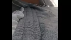 Oynat anal momma deepthroat ve öğürmeye gidiyor