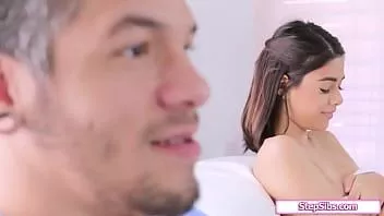 播放 18yo latina 被她的继兄弟性交