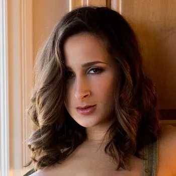 ポルノスター Ashley Adams